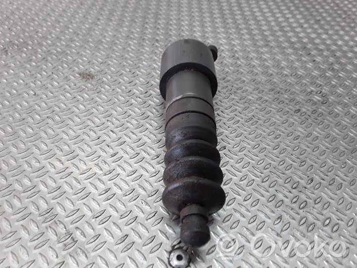 Volvo 850 Clutch slave cylinder 9181017