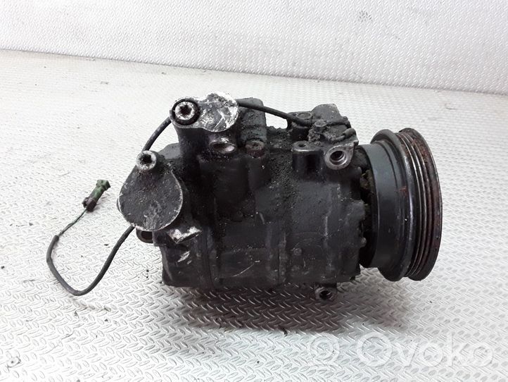 Audi A4 S4 B5 8D Ilmastointilaitteen kompressorin pumppu (A/C) 8D0260808