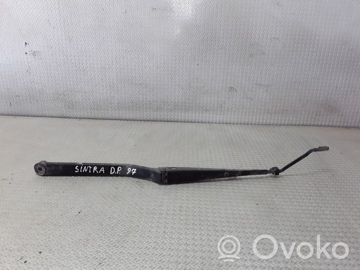 Opel Sintra Front wiper blade arm 89813564