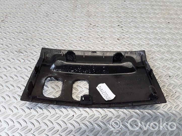 Peugeot 607 Autres éléments de console centrale 9635788477