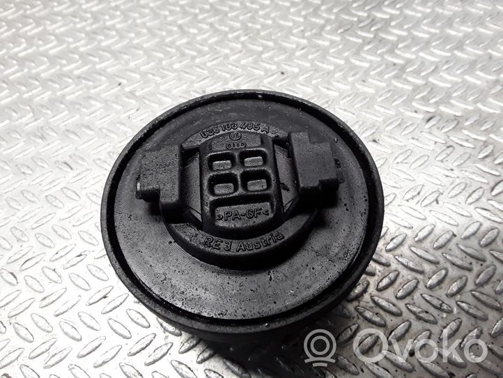 Volkswagen PASSAT B5 Tapón del tubo de aceite 026103485A