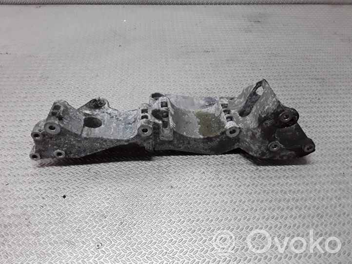 Volkswagen Sharan Staffa di montaggio del compressore dell’A/C 045903143C