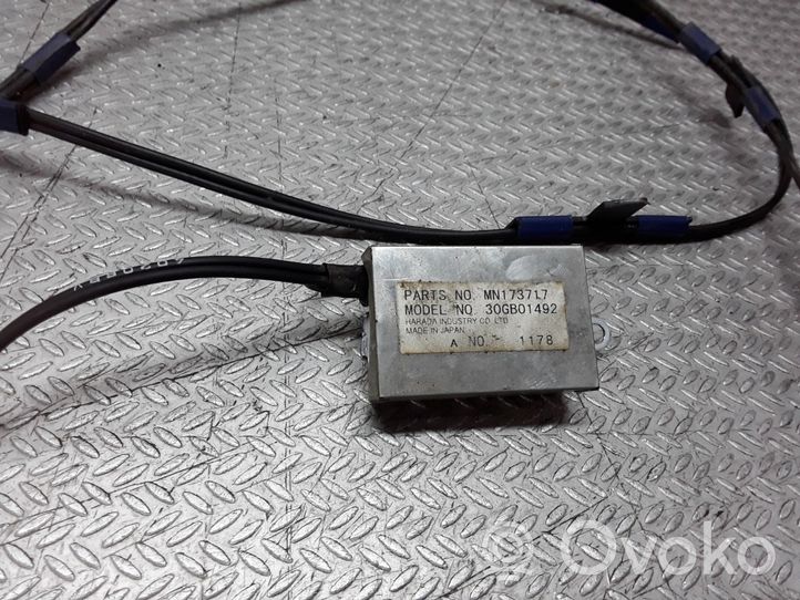 Mitsubishi Grandis Antenas pastiprinātājs MN173717