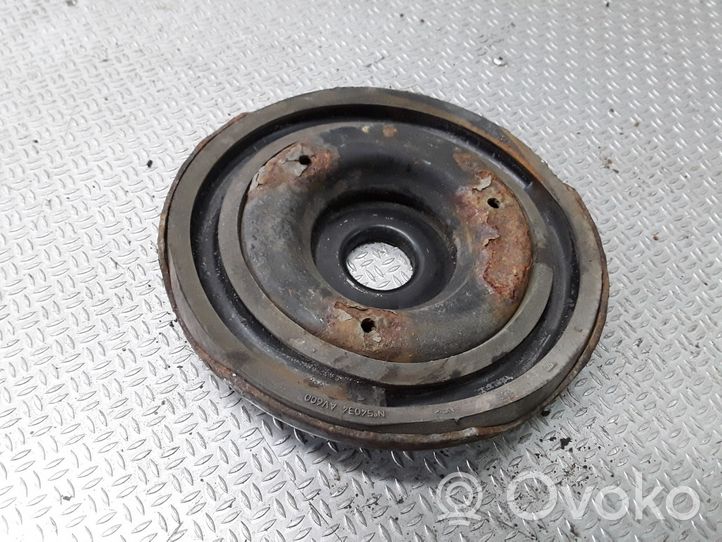 Nissan Primera Support de jambe de force supérieur avant 