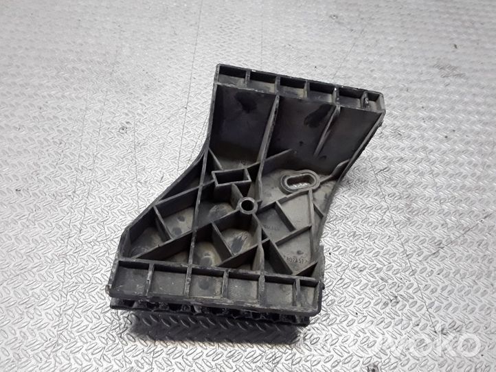 Audi A8 S8 D2 4D Support de pare-chocs arrière 4D0807572