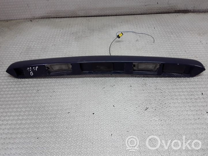 Renault Megane II Garniture de hayon 8200140480