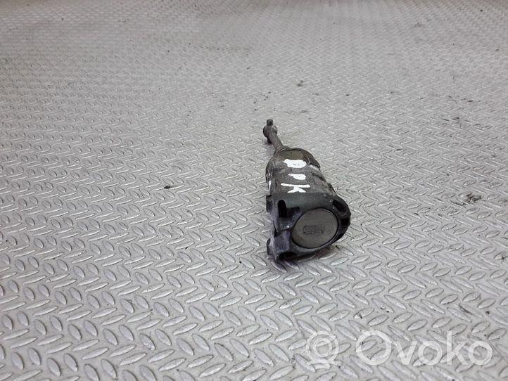 Renault Megane II Front door lock (next to the handle) 