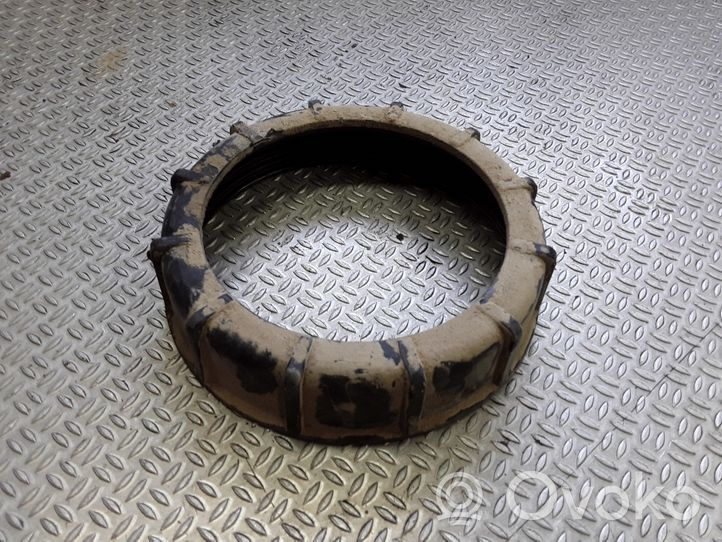 Nissan X-Trail T30 Bague de verrouillage pour réservoir de carburant 