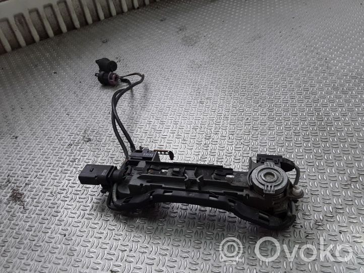 Audi A3 S3 8L Etuoven ulkokahvan kehys 