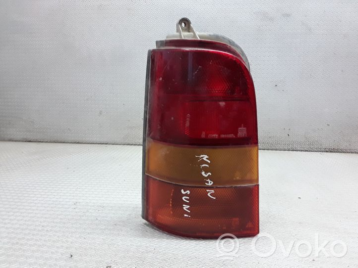 Nissan Sunny Luci posteriori 22024555