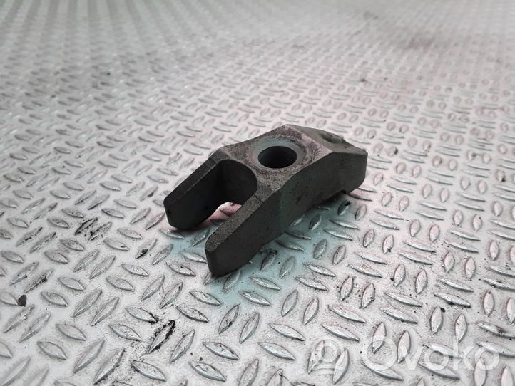 Skoda Fabia Mk1 (6Y) Fuel Injector clamp holder 