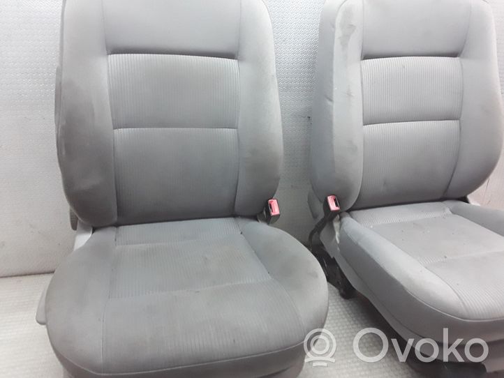 Volkswagen PASSAT B5.5 Set di rivestimento sedili e portiere 