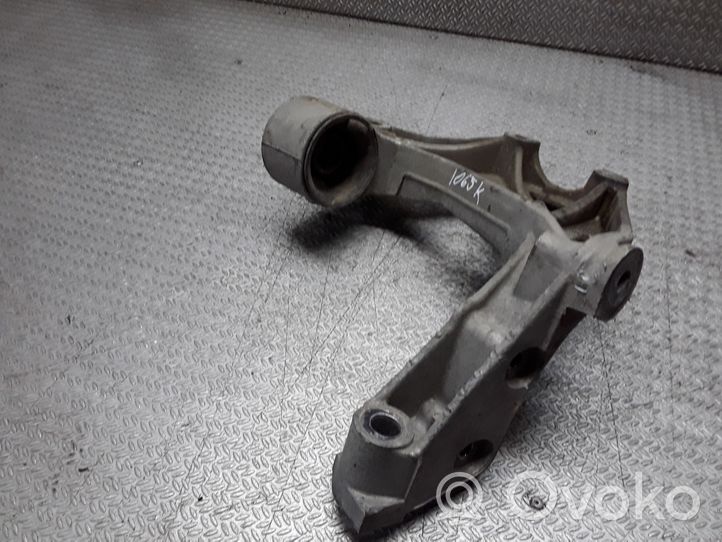 Volkswagen Polo IV 9N3 Boccola per braccio anteriore 6Q0199293