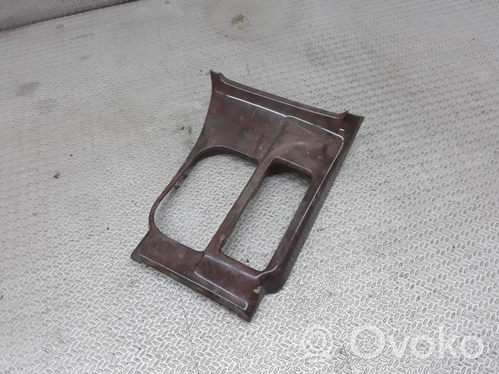 Toyota Hilux (N80, N90, N100, N110) Rivestimento in plastica cornice della leva del cambio 5880435130