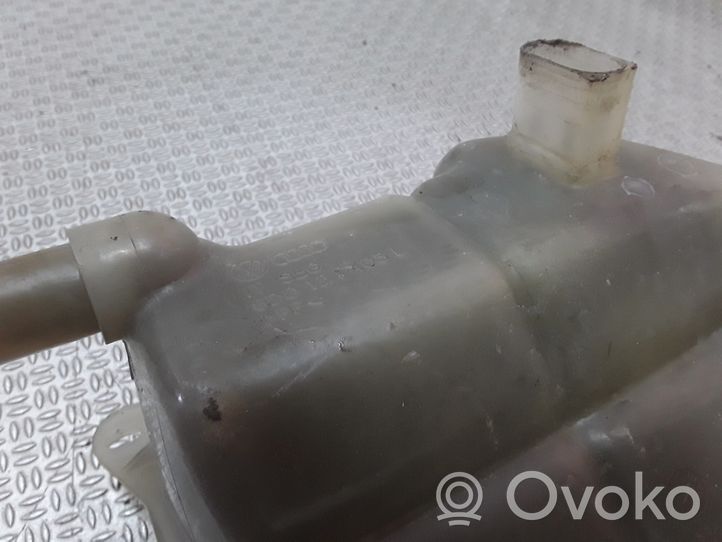 Volkswagen PASSAT B5.5 Coolant expansion tank/reservoir 8D0121403L