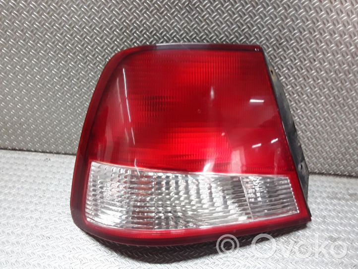 Hyundai Accent Lampa tylna 92401252