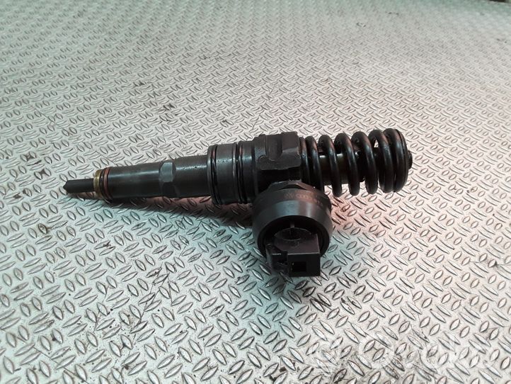 Seat Toledo III (5P) Injecteur de carburant 038130073AG