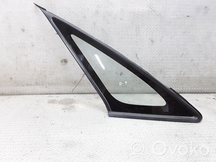 Toyota Corolla Verso E121 Front triangle window/glass 