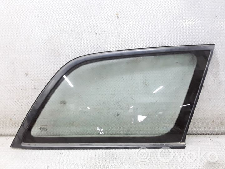 Toyota Avensis T220 Заднее боковое стекло кузова 