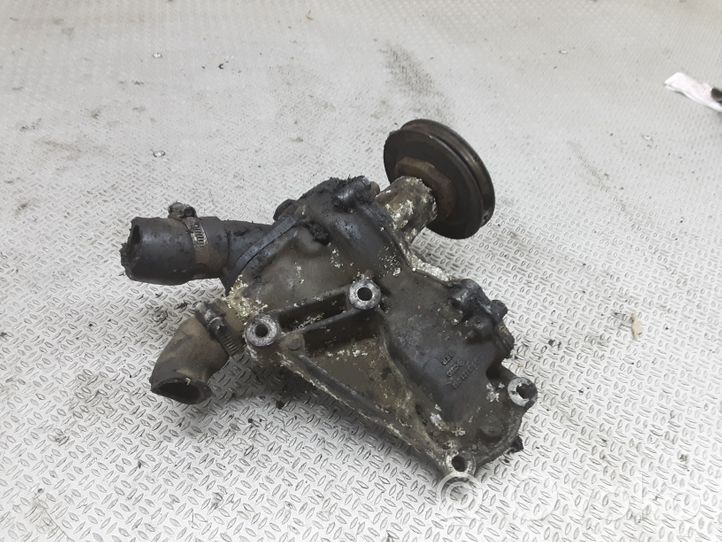 Audi A4 S4 B5 8D Vesipumppu R050121013