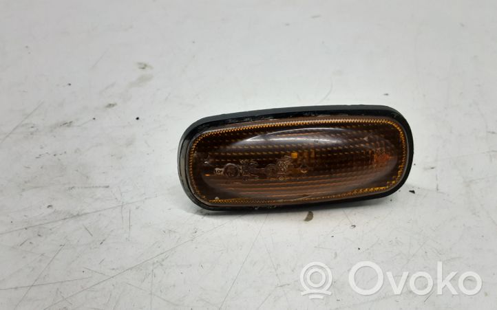 Land Rover Freelander Front fender indicator light 