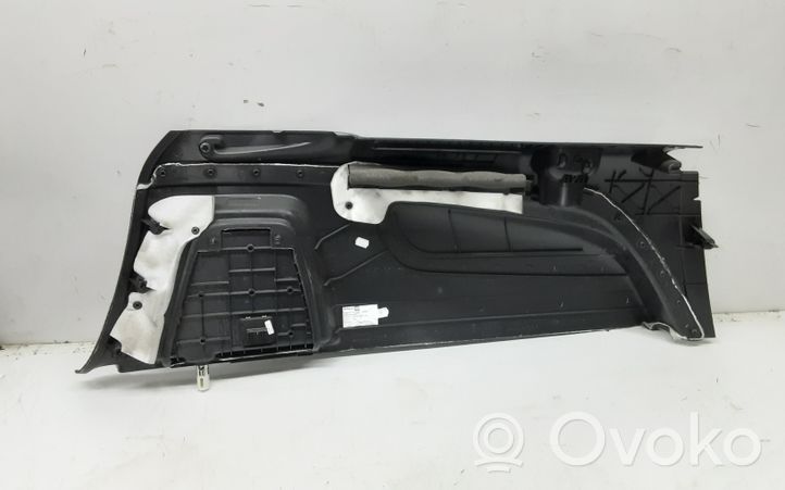 Audi Q7 4L Tavaratilan sivuverhoilu 4L0863880