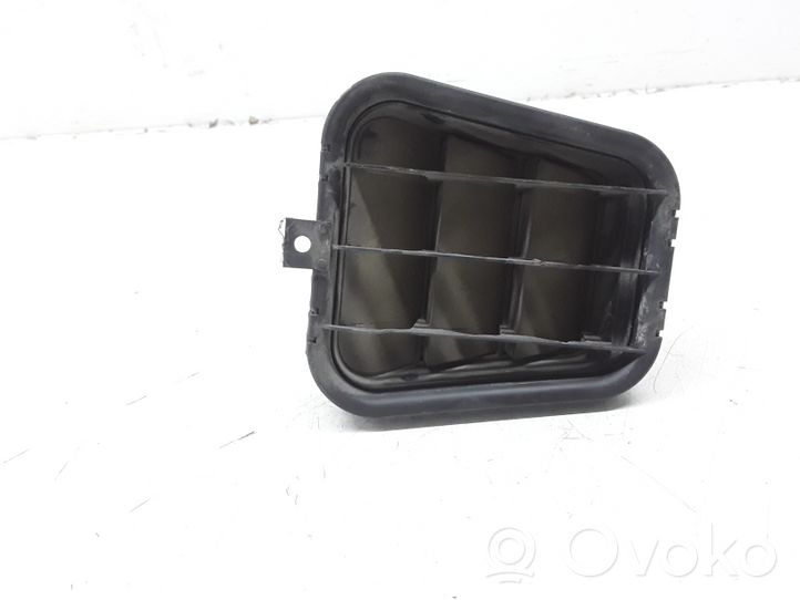 Seat Exeo (3R) Kratka wentylacyjna pod zderzakiem tylnym 4B0819181B