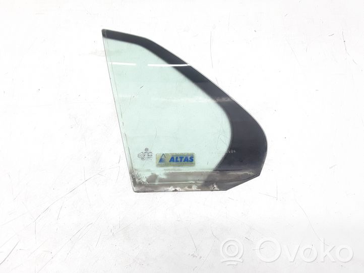 Volkswagen Jetta V Rear vent window glass 43R004528