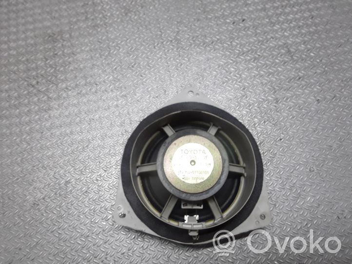 Toyota Yaris Głośnik drzwi przednich 8616052070