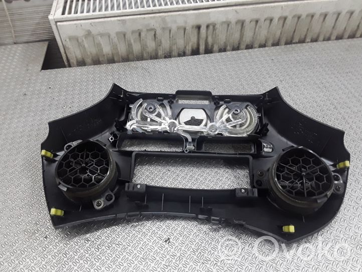 Toyota Yaris Klimato kontrolės/ pečiuko kontrolės apdaila 7591977010