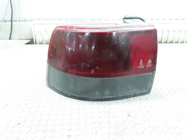 Hyundai Scoupe Luz trasera/de freno 92401232