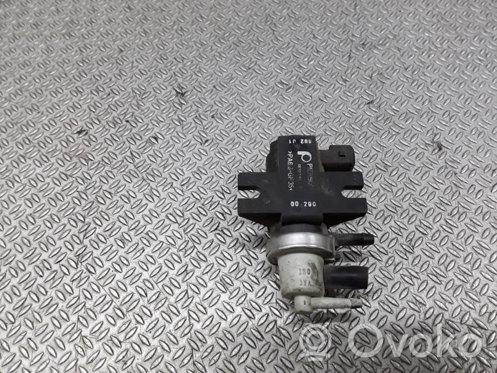 Audi A6 S6 C5 4B Solenoidinis vožtuvas 8D0906627B