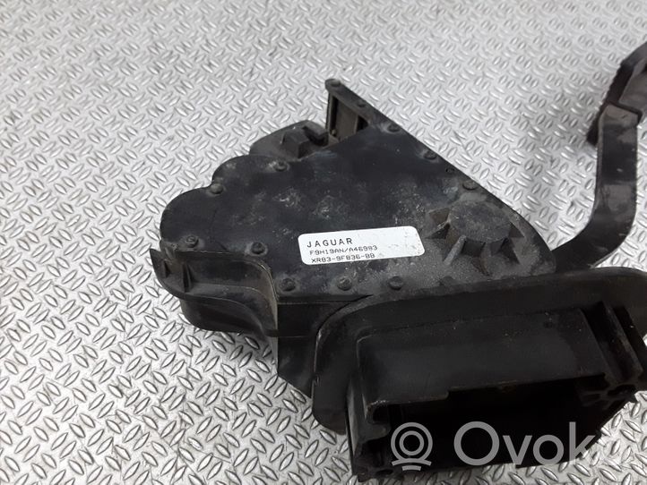 Jaguar S-Type Gaspedal XR839F836BB