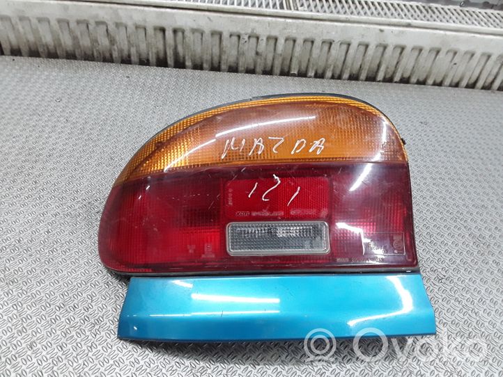Mazda 121 Lampa tylna 22061364