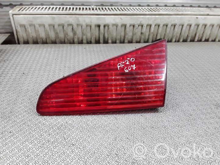 Peugeot 607 Lampy tylnej klapy bagażnika 2543