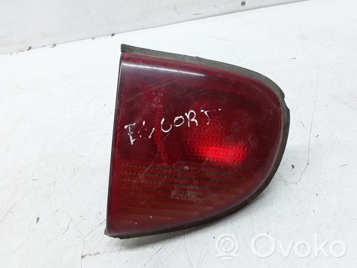 Ford Escort Luci posteriori del portellone del bagagliaio 93AG15K258BA