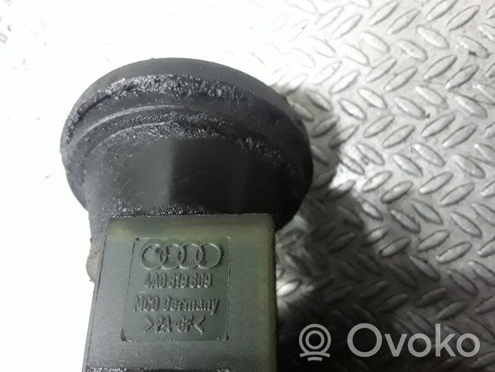 Volkswagen PASSAT B5.5 Zawór sterujący płynu chłodzącego 4A0819809