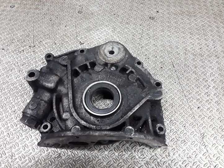 Audi A6 S6 C4 4A Pompa dell’olio 074115109B