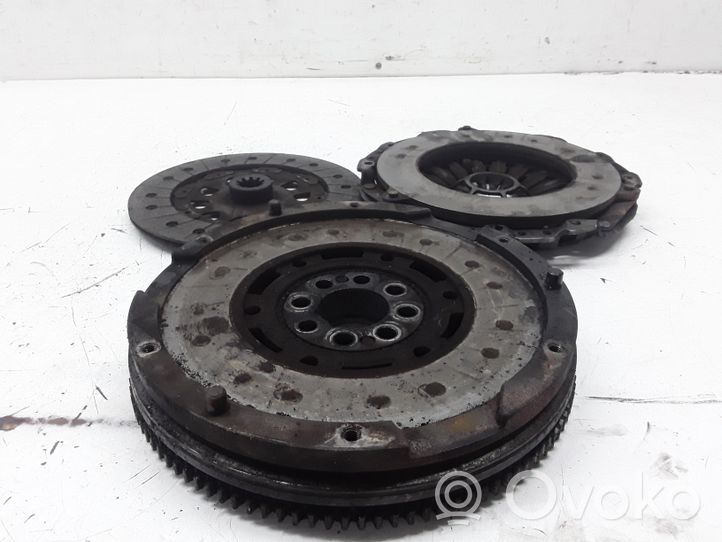 BMW 5 E39 Kit d'embrayage 21211223687