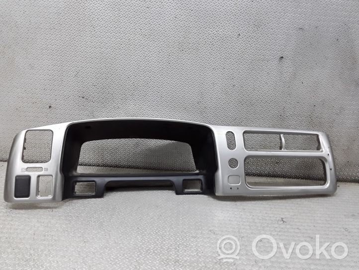 Mitsubishi Pajero Sport I Cornice cruscotto MR550067