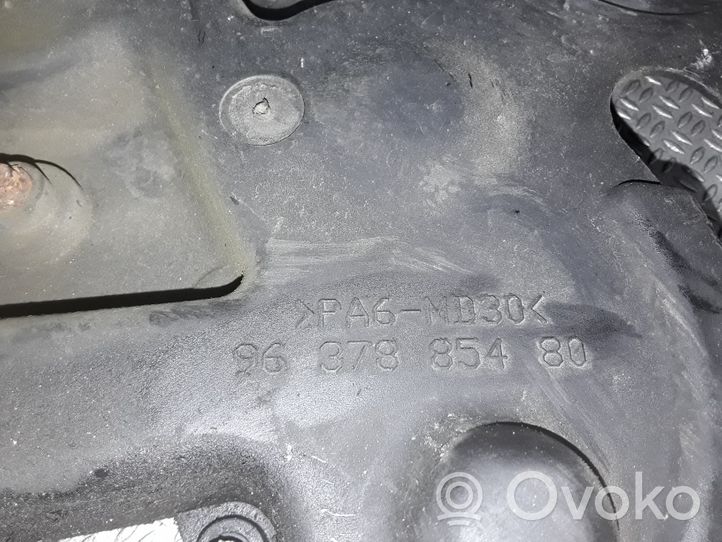 Ford Fiesta Osłona paska / łańcucha rozrządu 9637885480