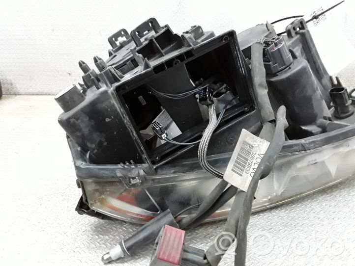 Volvo XC90 Lampa przednia 30698815