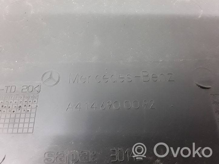 Mercedes-Benz Vaneo W414 Tavaratilan sivuverhoilu A4146900092