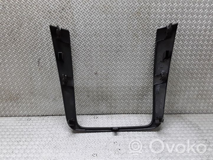 Toyota Avensis Verso Radion/GPS-laitteen pääyksikön kehys 5541444020