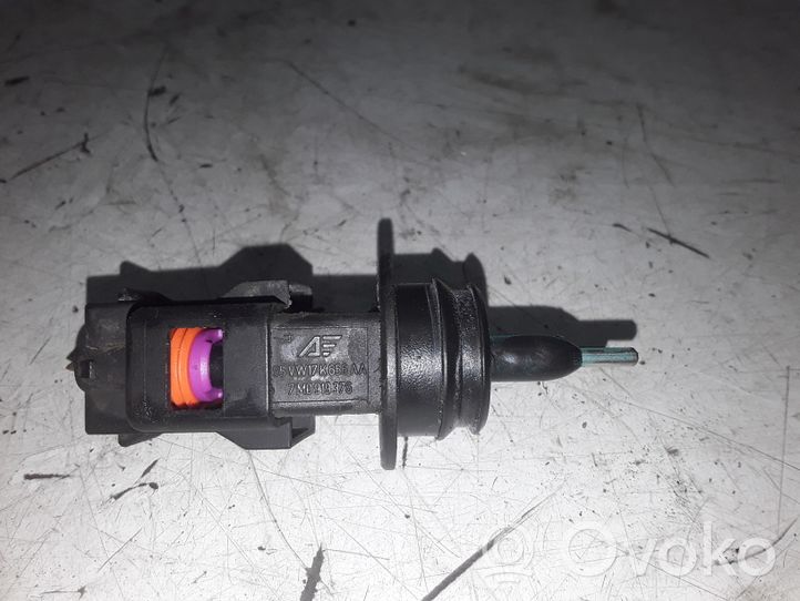 Audi A6 S6 C5 4B Sensor de nivel del líquido limpiaparabrisas 7M0919376