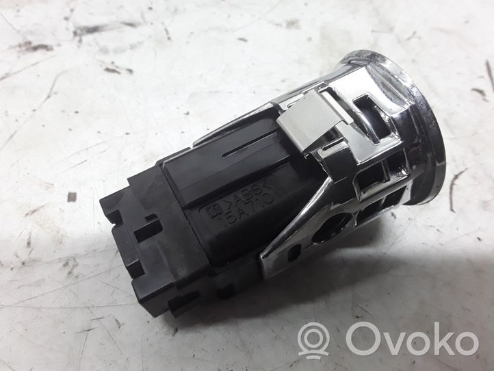 Toyota Corolla Verso AR10 Interruttore a pulsante start e stop motore 15A710