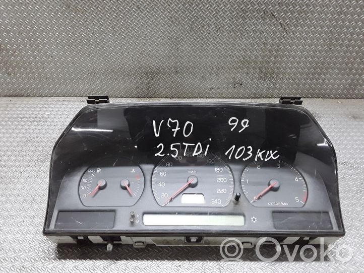 Volvo S70  V70  V70 XC Tachimetro (quadro strumenti) 9472523