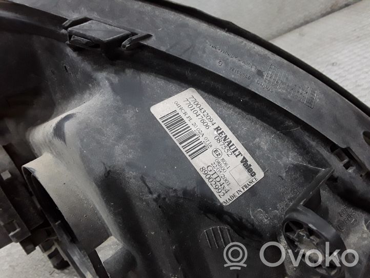 Renault Scenic RX Lampa przednia 087552