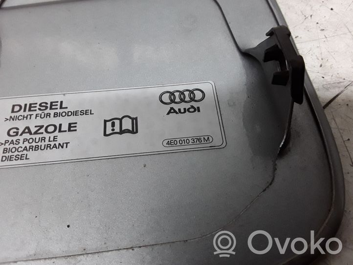 Audi A4 S4 B7 8E 8H Klapka wlewu paliwa 4E0010376