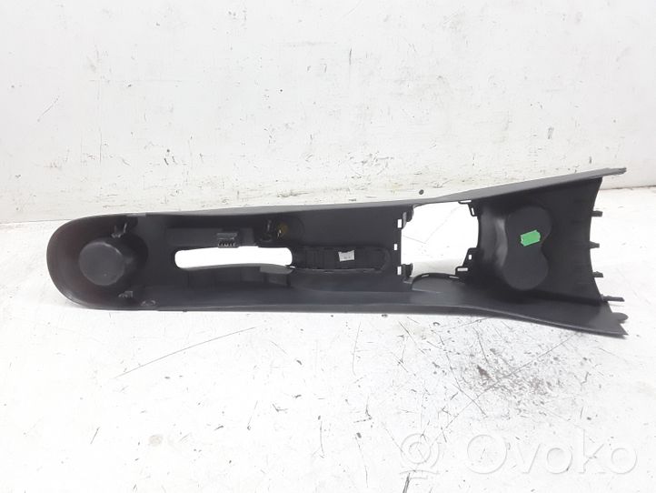 Renault Clio III Console centrale 8200407985